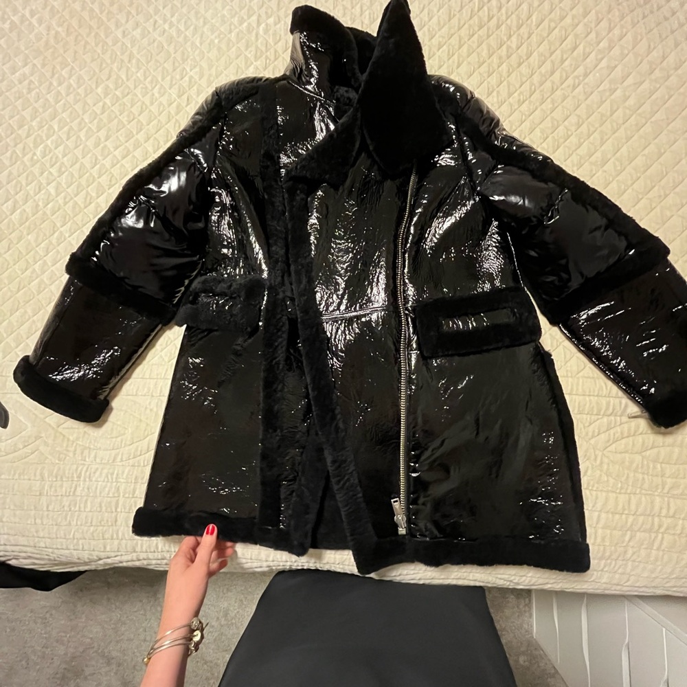 MOOSE KNUCKLES
Moosomin Patent Down Jacket - Picture 10 of 11